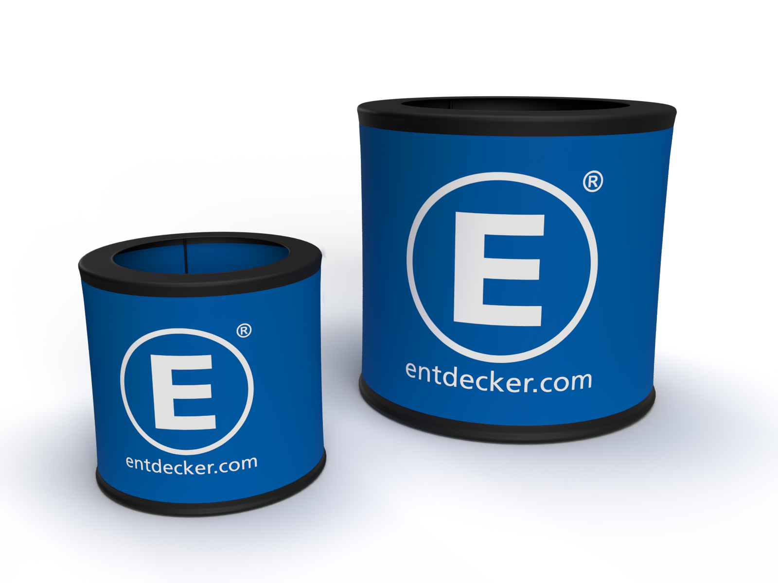 Zwei EventBins in verschiedenen Größen, blau mit dem Logo von ENTDECKER und der Website entdecker.com.