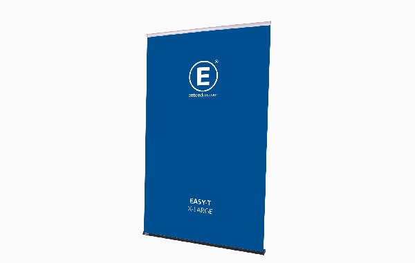Rollup-Banner in Blau mit dem Schriftzug 'EASY-T X-LARGE' und dem Logo von ENTDECKER.