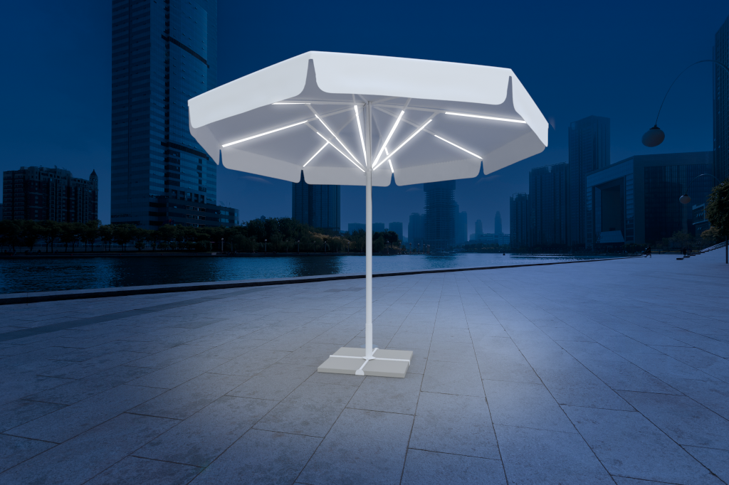Sonnenschirmnacht von ENTDECKER, beleuchteter Sonnenschirm in modernem Design, auf einer urbanen Promenade am Wasser.