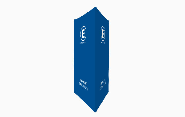 Blauer Clickboard Aufsteller in großer Größe mit dem Logo von ENTDECKER auf der Vorderseite.