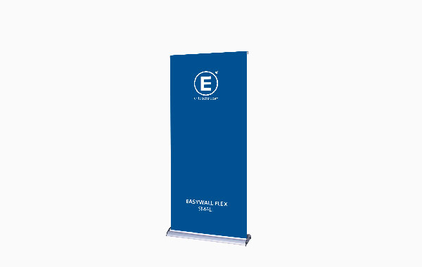 Roll-Up Banner in Blau mit dem Text 'EASYWALL FLEX' und einem großen 'E' Logo.