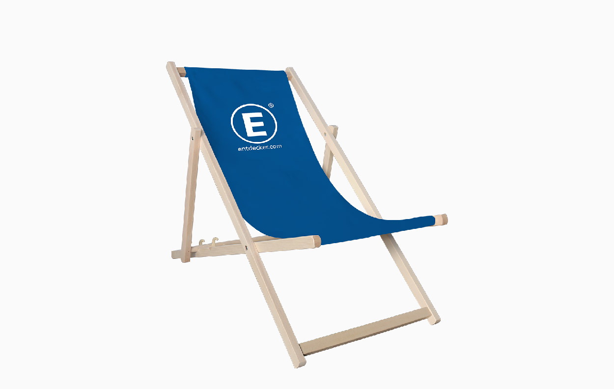 Liegestuhl Sd Modell Classic Set von ENTDECKER, blauer Stoffbezug mit Logo, Holzgestell