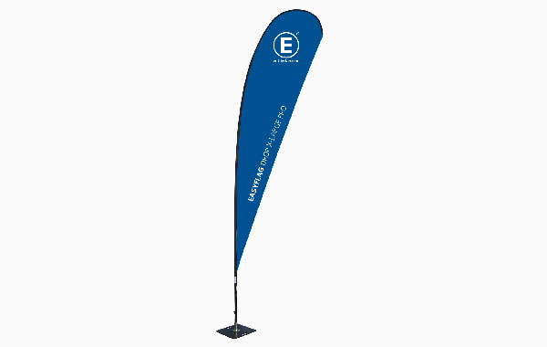Fahne in Tropfenform, Größe X Large, blau mit dem Schriftzug 'E' und 'EASYFLAG PRO'