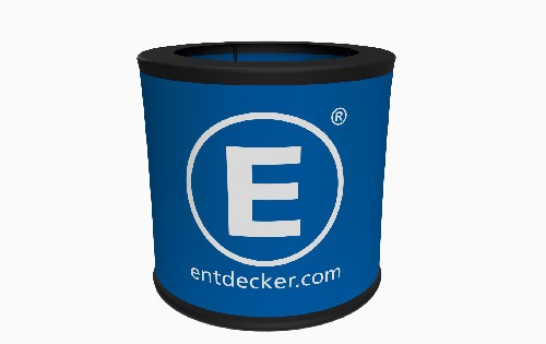 Blauer Event Bin mit dem Logo 'E' und der Website 'entdecker.com' auf der Vorderseite.