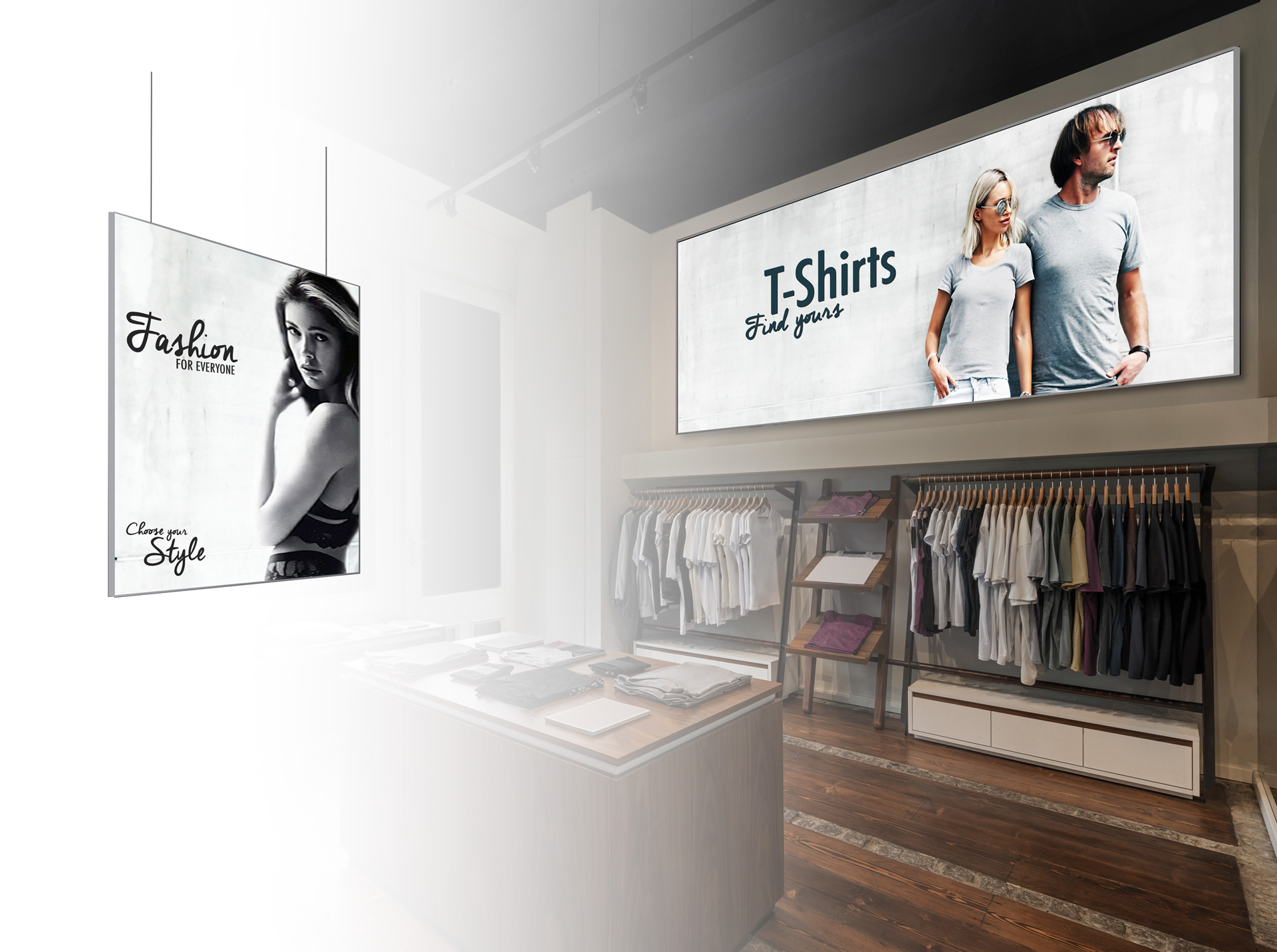 Messewand Easyframe Shop mit Werbeanzeigen für T-Shirts und Mode, im Hintergrund ein Bekleidungsgeschäft mit Regalen.