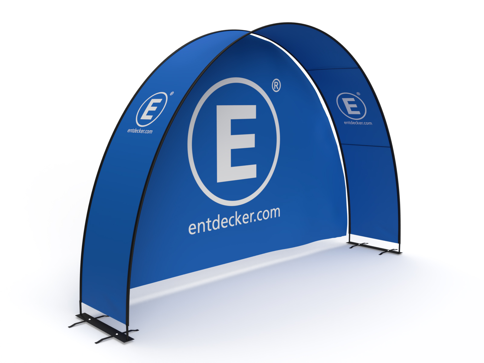 Eventbogen Displaybow von ENTDECKER bei einer Laufveranstaltung, Sprecher spricht zu Teilnehmern, im Hintergrund Bäume und Gebäude.