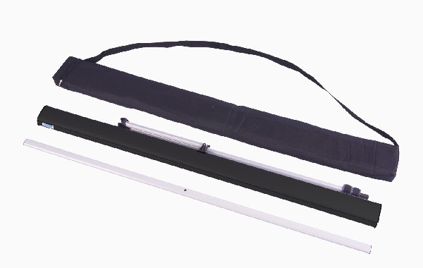 Rollup Easy-T Größe Hardware X Large von ENTDECKER, bestehend aus einem schwarzen Tragebeutel und einer schwarzen sowie einer silbernen Stange.
