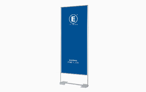 Easymag Größe Set 85X200 Wing in Silber, freistehendes Display mit blauer Fläche und dem Logo von ENTDECKER.