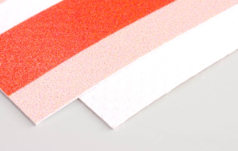 Polyester in Rot, Rosa und Weiß, geeignet für Flaggen und Dekorationen.