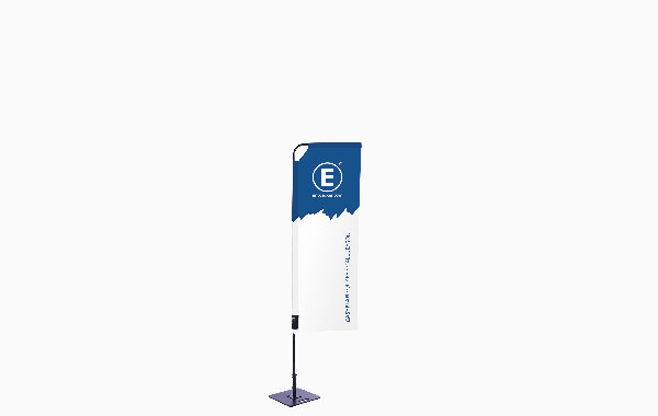 Fahne 'Easyflag Season' in quadratischer Form, Größe Small 55, mit blauem Hintergrund und Logo.