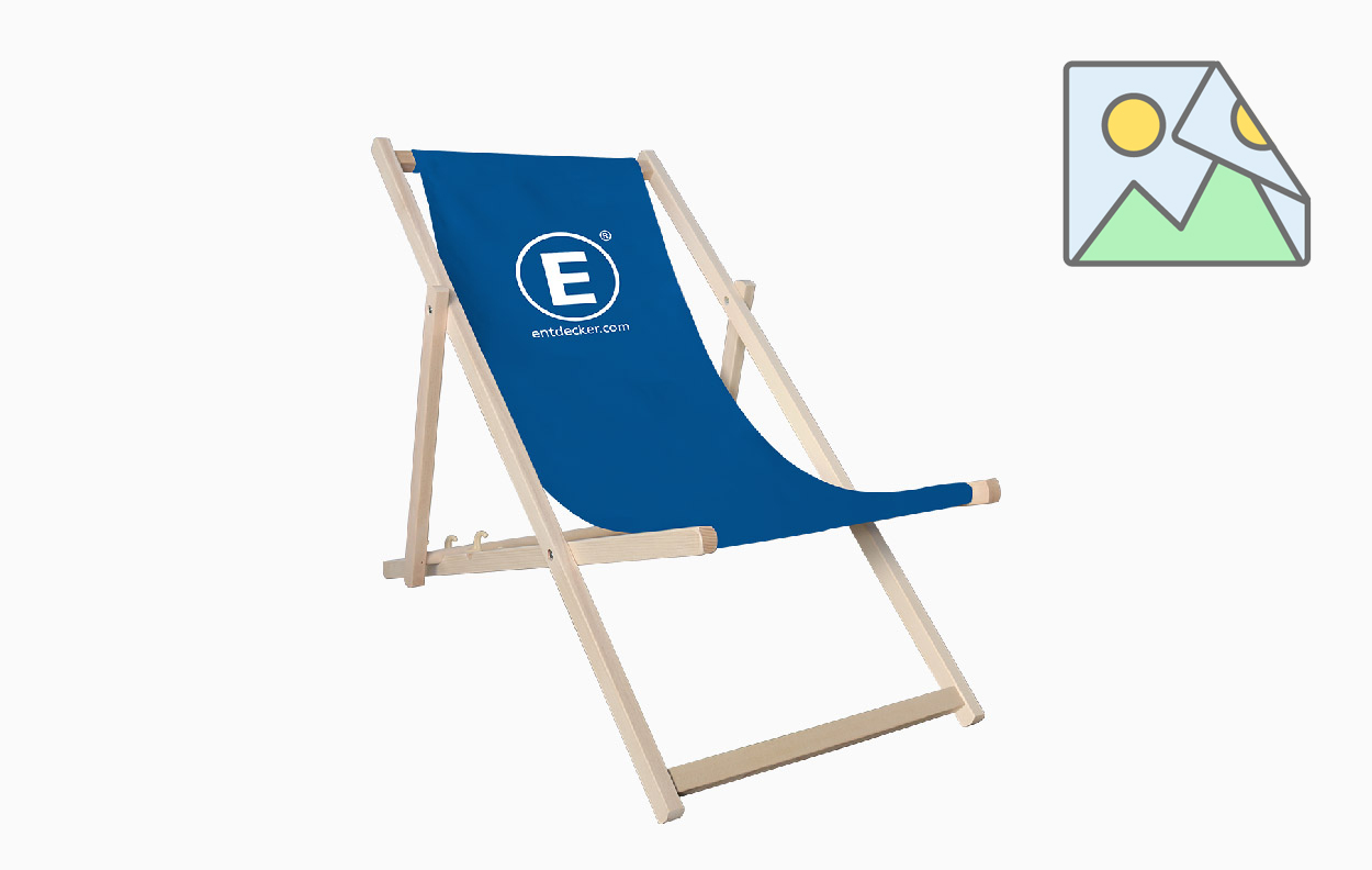 Liegestuhl in Blau mit dem Logo von ENTDECKER, aus Holz, klappbar und doppelseitig bedruckt.