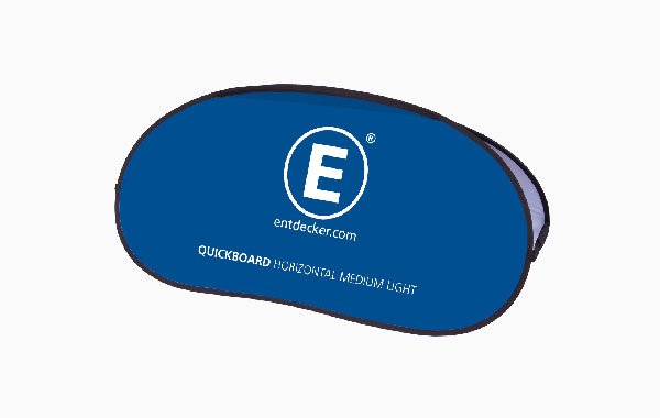 Quickboard Werbebande in mittlerer Größe, blau mit weißem Logo und Text.