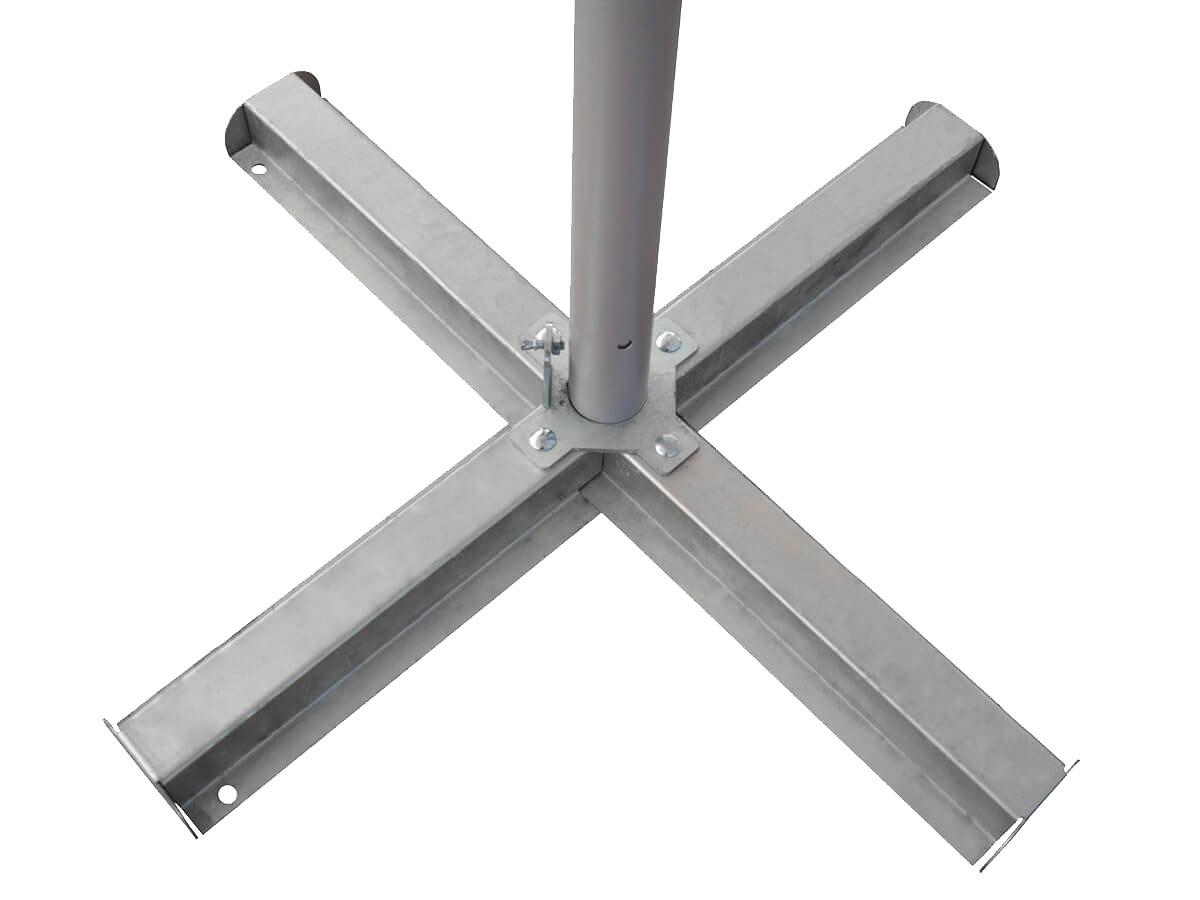 Kreuzfuß aus Stahl für Sonnenschirme, quadratische Form, silberne Farbe, stabil und robust.