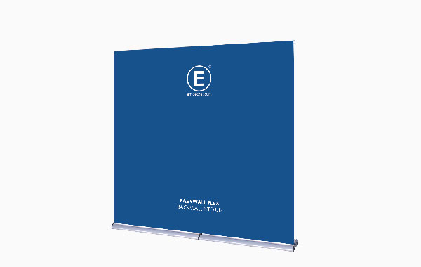Easywall Flex Messewand Ausführung Set in blauer Farbe mit dem Logo von ENTDECKER.